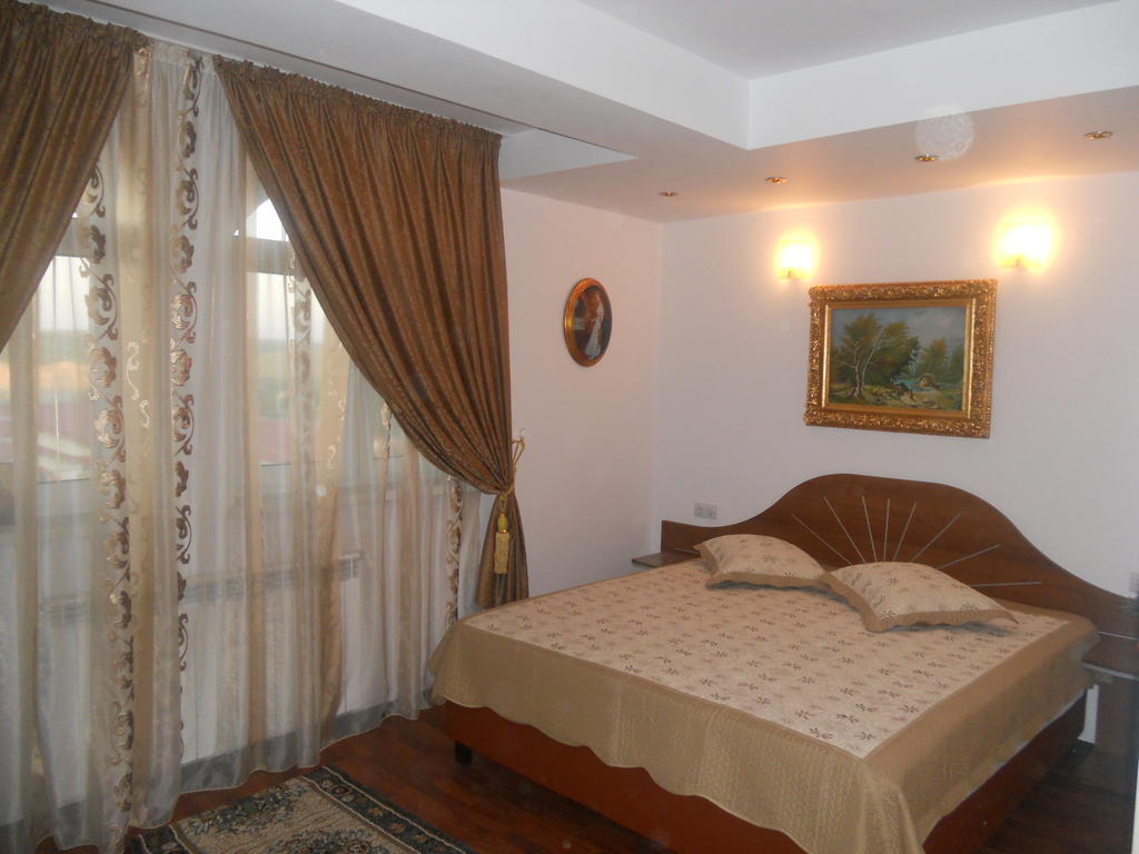 Pensiunea Cristal Tulcea Exterior foto